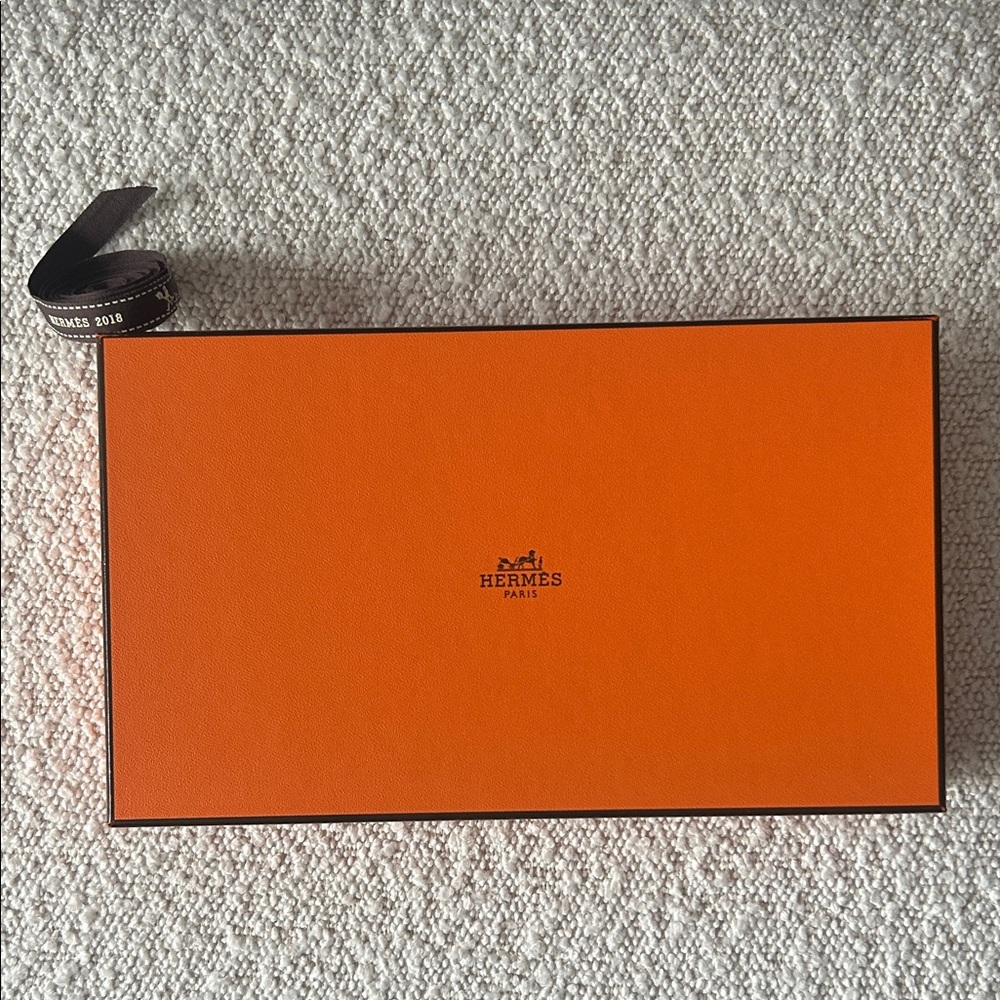 HERMES Box and Ribbon